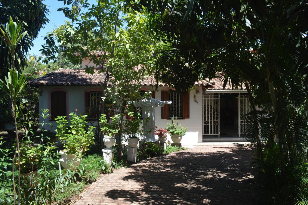 Pousada Dos Henriques Hotel เลนโซยส์ ภายนอก รูปภาพ